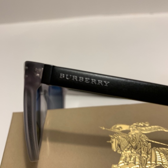 Burberry Sunglasses Authentic Made in Italy Unisex - Picture 5 of 8